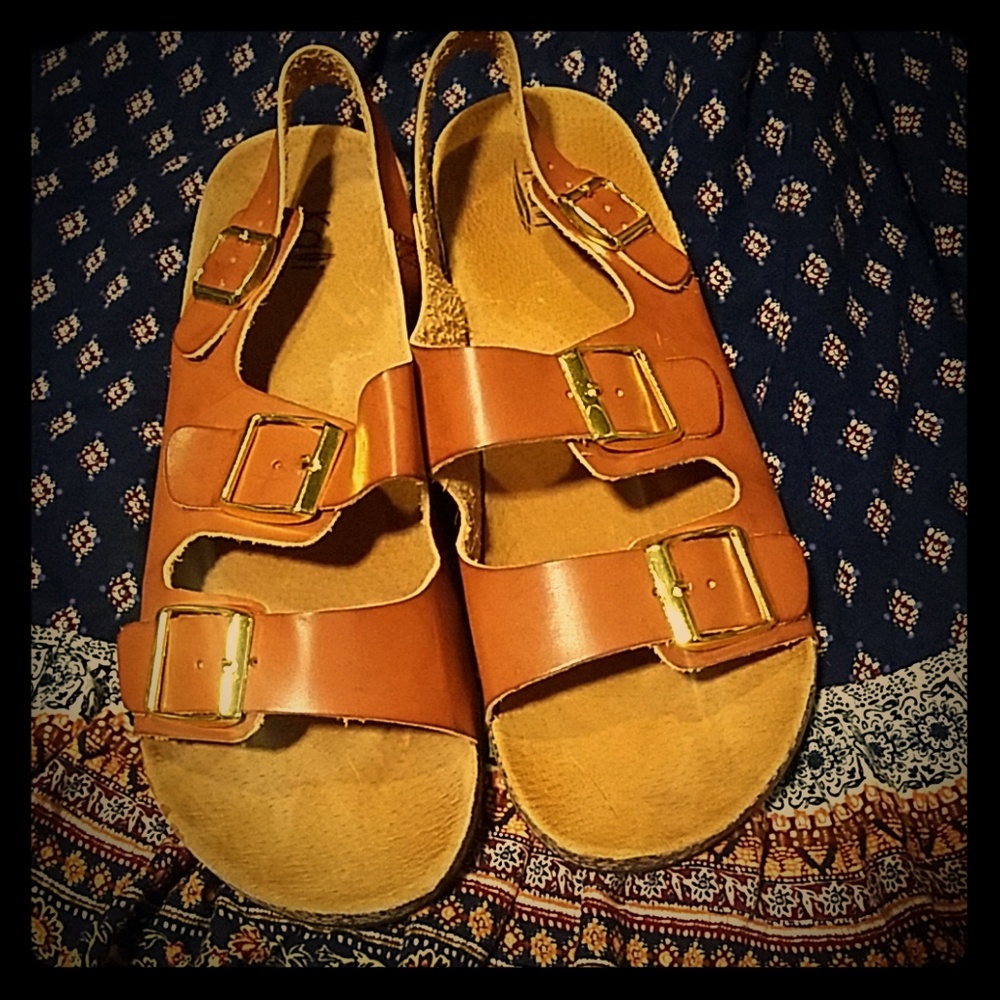 Ankle buckle strap sandals